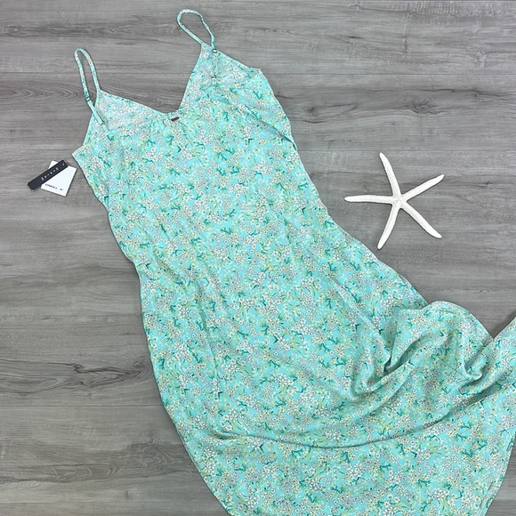 🔆O’Neill🔆 CAMRYN DITSY MAXI DRESS - Picture 11 of 16